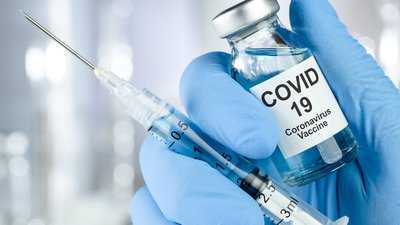 COVID-19 нікуди не зник — він змінюється. Вакцинуємося! COVID-19 нікуди не зник — він змінюється. Вакцинуємося!